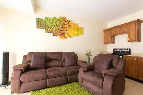 New Kingston Apartments At Kensington 0*,  자메이카