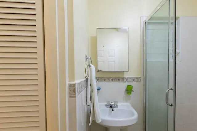 New Kingston Apartments At Kensington Jamajka